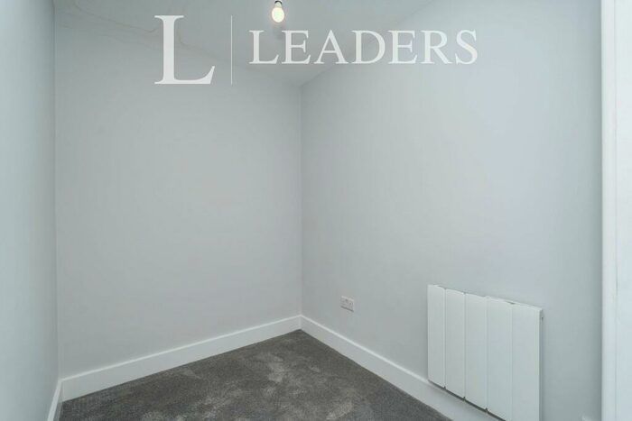 1 Bedroom Apartment To Rent In Compass Point, Romsey Road, SO16