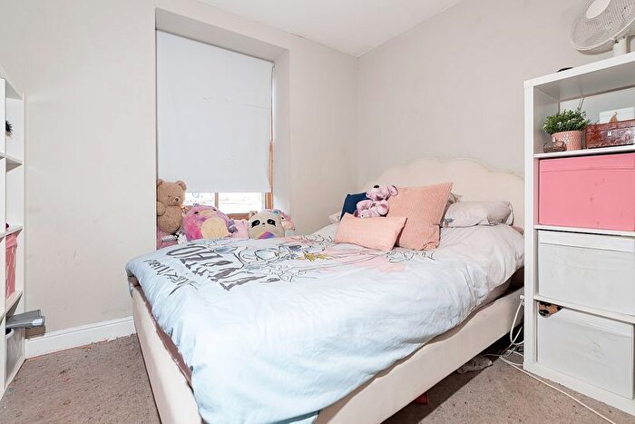 2 Bedroom Flat For Sale In Croft Street, Penicuik, EH26