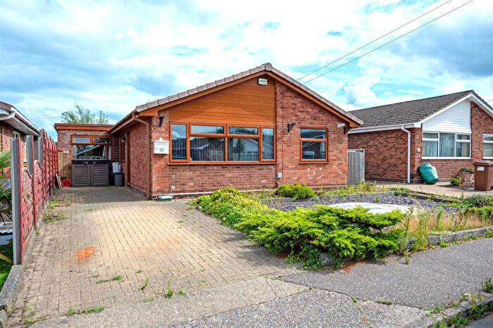 3 Bedroom Detached Bungalow For Sale In Widgeon Close, Bradwell, NR31