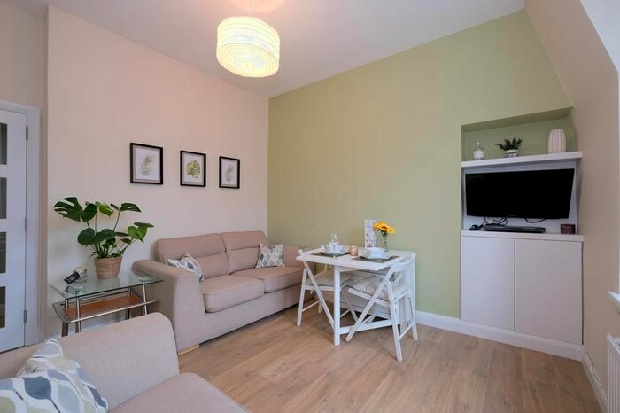 1 Bedroom Flat To Rent In Hollybank Place, Aberdeen, AB11