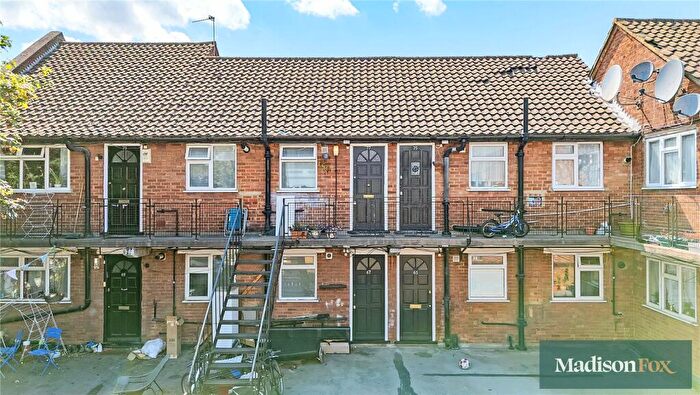 1 Bedroom Apartment To Rent In Wood Street, Walthamstow, London, E17