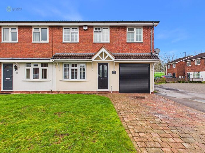 3 Bedroom Semi Detached House For Sale In The Riddings, Walmley, Sutton Coldfield., B76