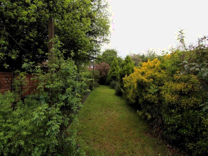 2 Bedroom Flat To Rent In Roche Crescent, Fairwater, Cardiff, CF5