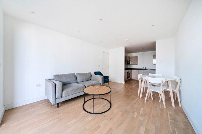 2 Bedroom Apartment To Rent In Burgess Springs, Chelmsford, CM1