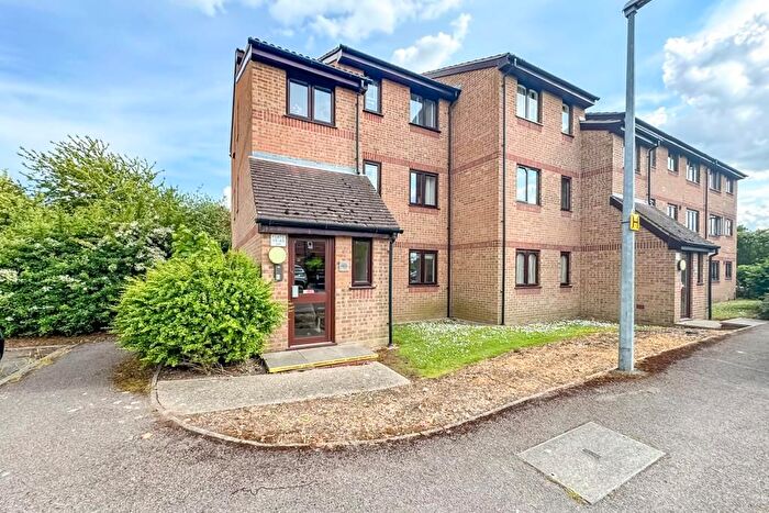 1 Bedroom Flat For Sale In Sandon Close, Rochford, SS4
