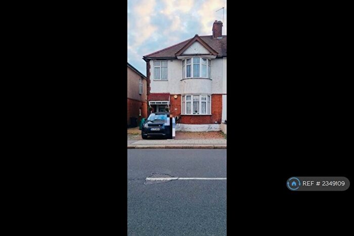 3 Bedroom Semi-Detached House To Rent In Horns Road, Ilford, IG6