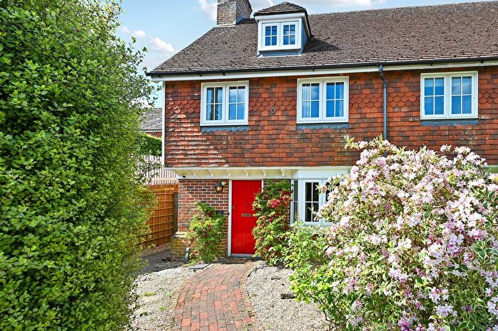 3 Bedroom End Of Terrace House For Sale In Roman Road, Aldington, TN25