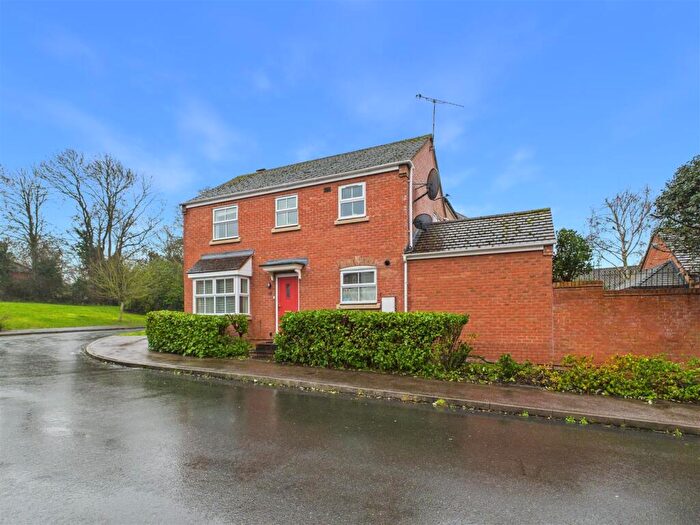 3 Bedroom Detached House For Sale In St. Peters Way, Stratford-Upon-Avon, CV37