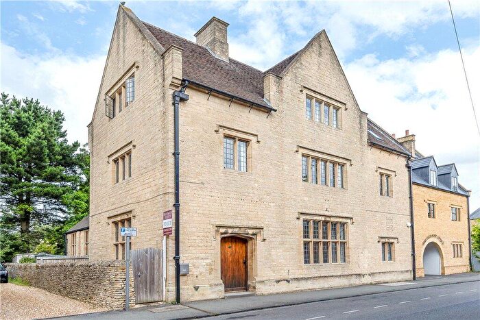 2 Bedroom Flat To Rent In The Old Post Office, New Road, Moreton-in-Marsh, Gloucestershire, GL56