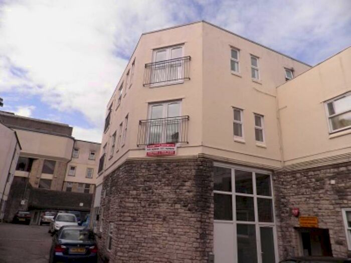 1 Bedroom Flat To Rent In Peter Street, Shepton Mallet, Somerset, BA4