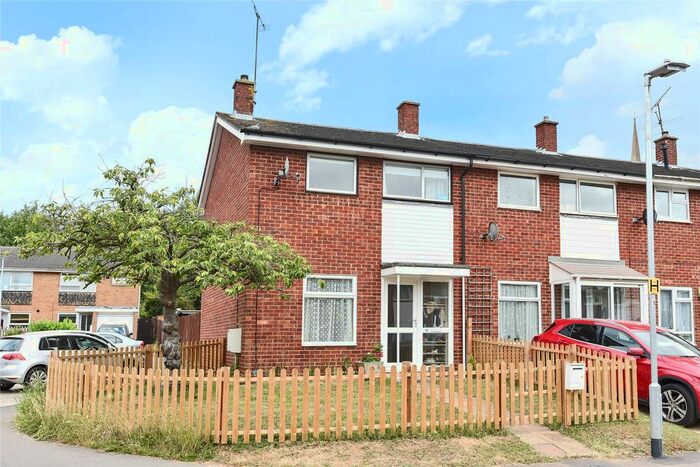 3 Bedroom End Of Terrace House To Rent In St Pauls Gate, Wokingham, Berkshire, RG41
