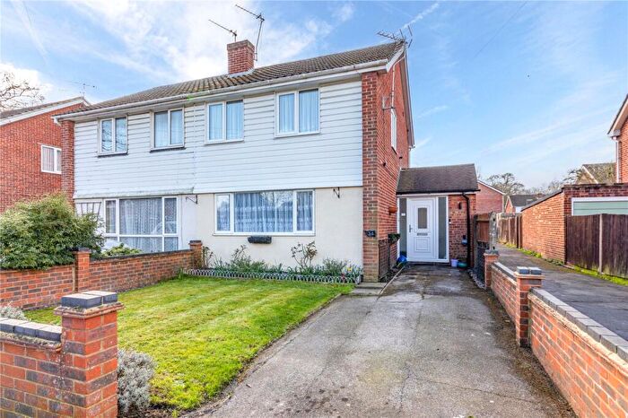 3 Bedroom Semi Detached House For Sale In Orchard Way, Addlestone, Surrey, KT15