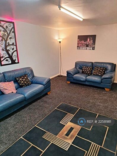 10 Bedroom End Of Terrace House To Rent In Crookesmoor Road, Sheffield, S6