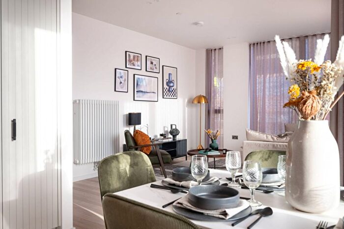 2 Bedroom Flat For Sale In The Brentford Project, Brentford, TW8