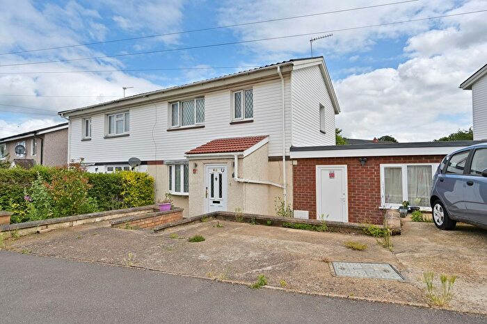 4 Bedroom Semi Detached House For Sale In Ilkley Road, Bushey, South Oxhey, WD19