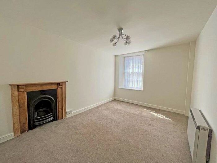 1 Bedroom Property To Rent In High Street, Taunton, TA4