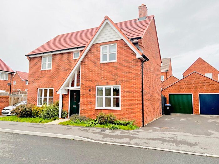 4 Bedroom Detached House To Rent In Claypipe Close, Amesbury, SP4