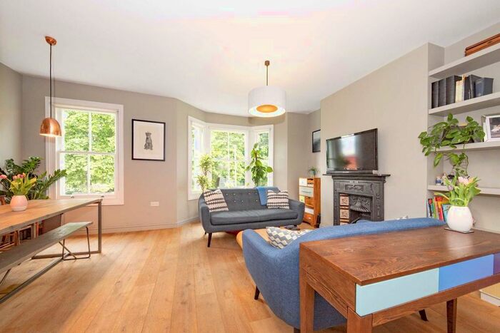 3 Bedroom Flat To Rent In Allfarthing Lane, London, SW18