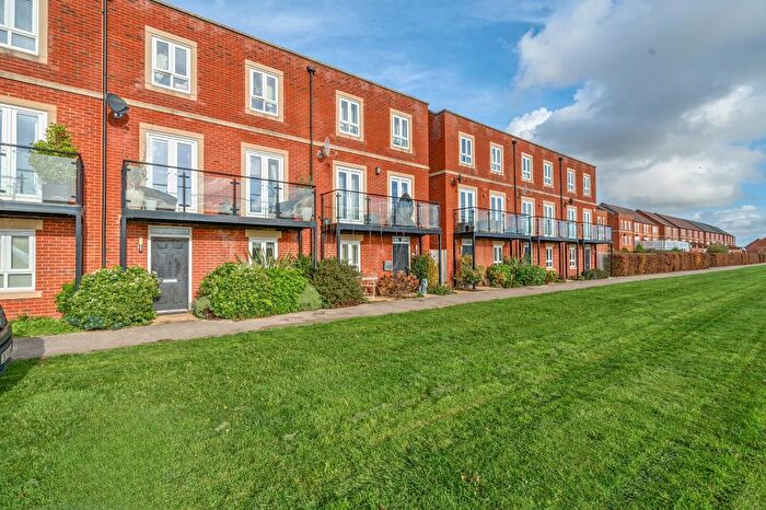 4 Bedroom Town House For Sale In Newbury, Berkshire, RG14