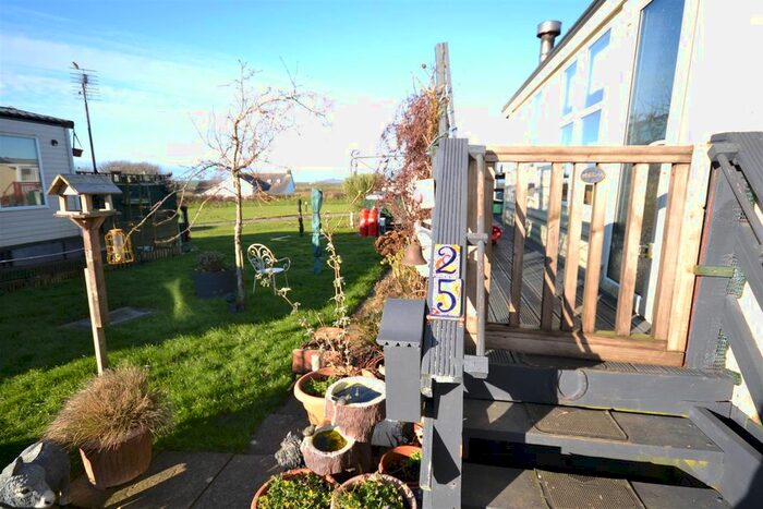 2 Bedroom Mobile/park Home For Sale In Park Hall Caravan Site, Pen Y Cwm, Haverfordwest, SA62