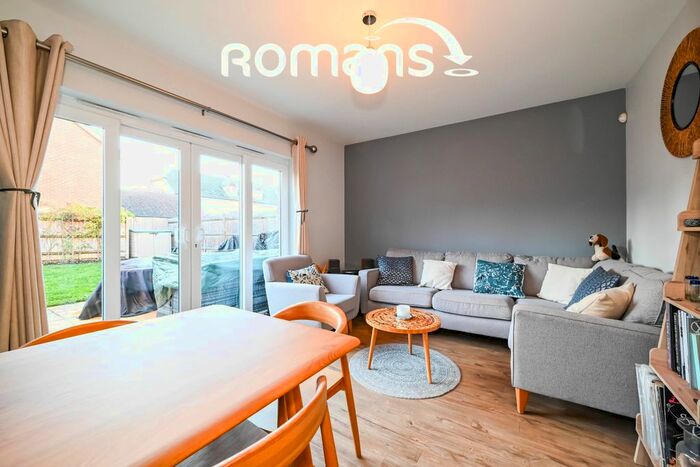 4 Bedroom Semi-Detached House To Rent In Crane Road, RG12