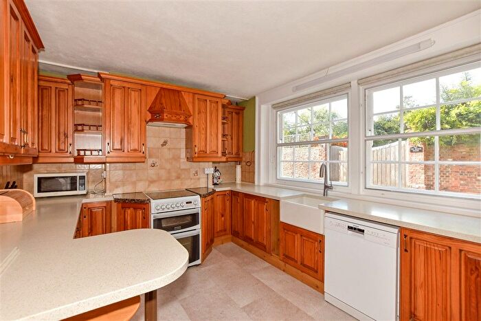 4 Bedroom Property For Sale In High Street, Fordwich, Canterbury, Kent, CT2