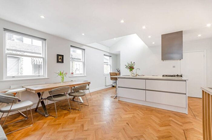 3 Bedroom Mews To Rent In Ernshaw Place, Putney, London, SW15