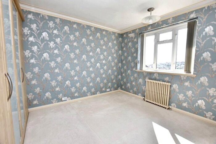 2 Bedroom Flat For Sale In Chichester Close, Wicklands Avenue, Saltdean, BN2