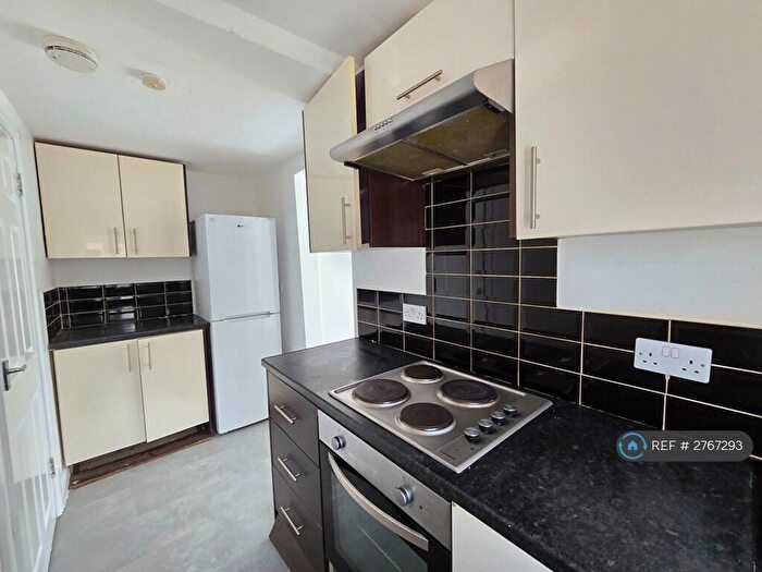 2 Bedroom Flat To Rent In Newland Street, Rugby, CV22