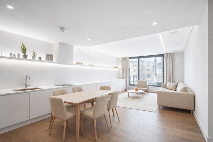 2 Bedroom Flat To Rent In Rathbone Place, Fitzrovia, W1T