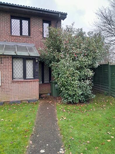 1 Bedroom End Of Terrace House To Rent In Kelly Close, Shepperton, TW17
