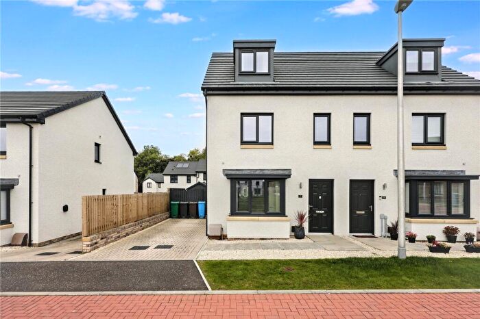 3 Bedroom Semi Detached House For Sale In Dalzell Park, Glenrothes, Fife, KY7