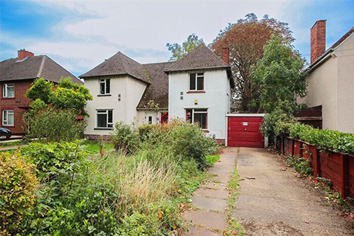 2 Bedroom Semi-Detached House For Sale In Cardington Road, Bedford, Bedfordshire, MK42