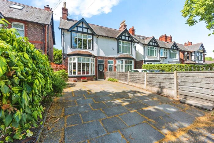 3 Bedroom Semi-Detached House For Sale In Harboro Road, Sale, Greater Manchester, M33