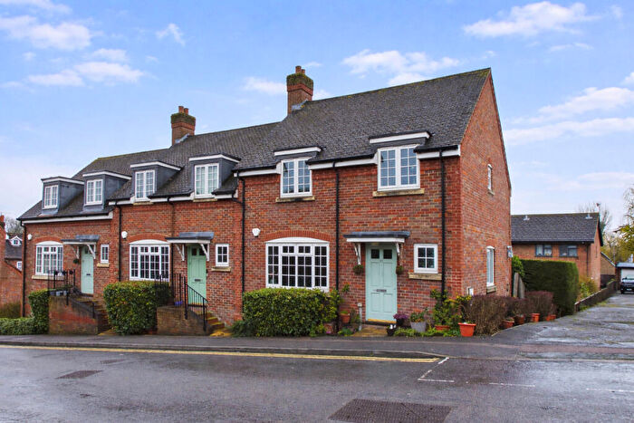 2 Bedroom Duplex For Sale In Roughdown Road, Hemel Hempstead, HP3