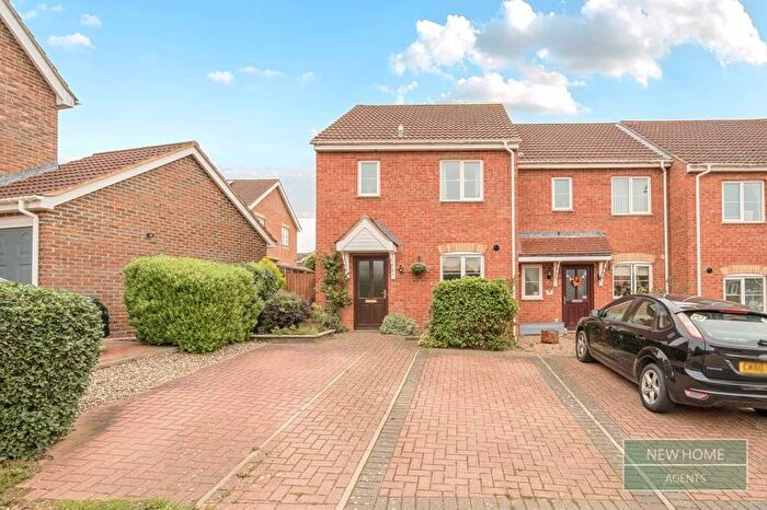 3 Bedroom End Of Terrace House For Sale In Meadow Close Stowmarket, IP14