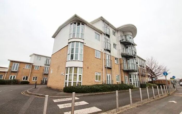 Studio To Rent In Castle Lane West, Bournemouth, BH8