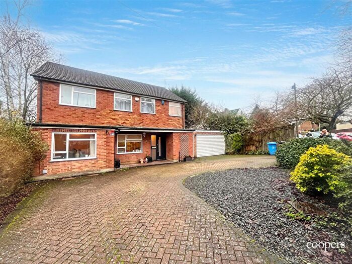 4 Bedroom Detached House To Rent In Pinn Way, Ruislip, HA4