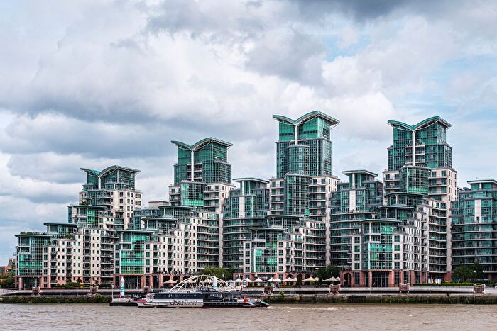 4 Bedroom Flat To Rent In St Georges Wharf, London, SW8