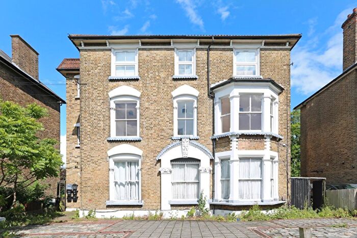 2 Bedroom Flat For Sale In Sunderland Road, London, SE23