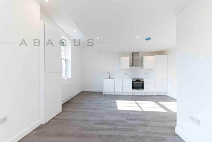 2 Bedroom Flat For Sale In Shenley Road, Borehamwood, WD6