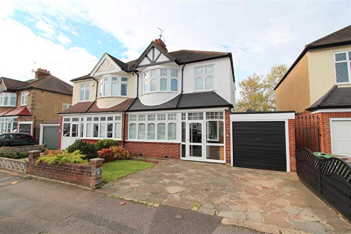 3 Bedroom Semi Detached House For Sale In Demesne Road, Wallington, SM6