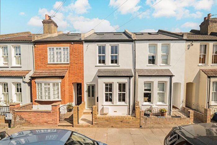 3 Bedroom Property To Rent In Springfield Road, Teddington, TW11