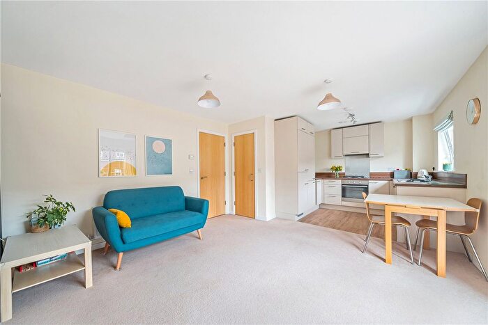 2 Bedroom Flat For Sale In Eden Road, Dunton Green, Sevenoaks, Kent, TN14