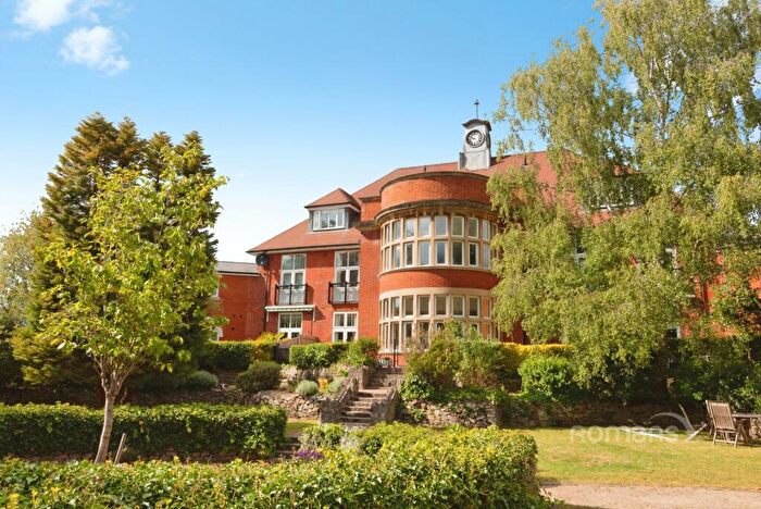 3 Bedroom Flat To Rent In Swallowtail Grove, Frimley, Camberley, GU16