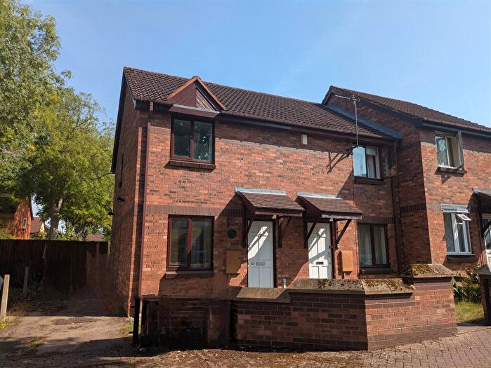 2 Bedroom End Of Terrace House For Sale In Fenton Road, Birmingham, B27