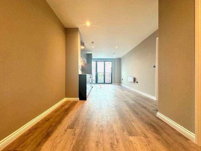 1 Bedroom Flat To Rent In Springwell Gardens, Whitehall Road, Leeds, LS12