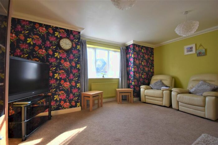 2 Bedroom Flat To Rent In Welton Rise, St. Leonards-On-Sea, TN37