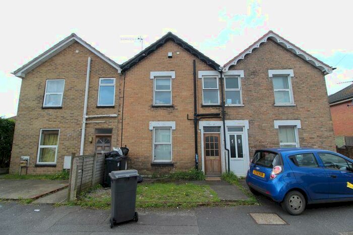 5 Bedroom Semi-Detached House To Rent In Spacious -Bed Student House Near Talbot Campus – Available Sept !, BH9