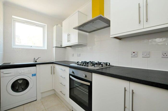 1 Bedroom Property To Rent In Bedroom Flat – Lonsdale Place, Angel, N1